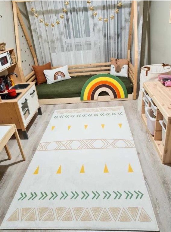 فرش کودک طرح اشکال هندسی زمینه کرم
